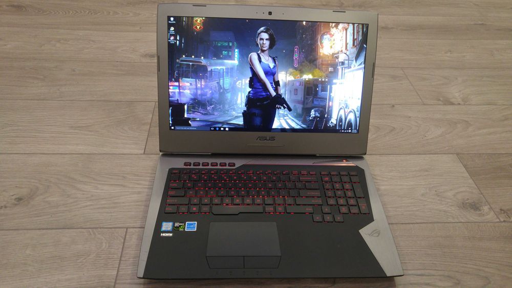 laptop Asus Republic of Gamers, intel core i7- video 8 gb , 17,3 inch
