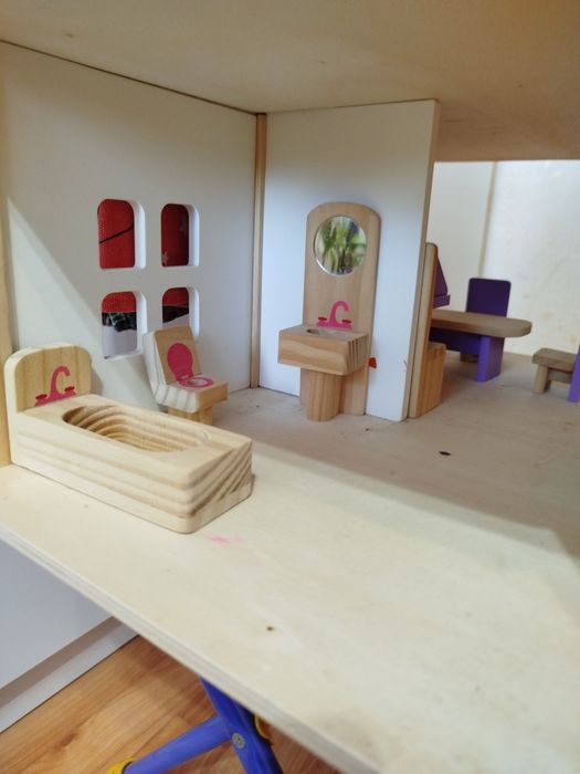 Детский домик деревянный