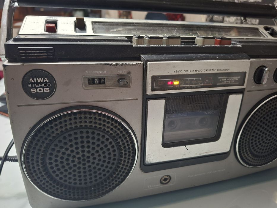 Radiocasetofon japonez Aiwa Stereo 906, funcțional, pt. reparat sau colecție