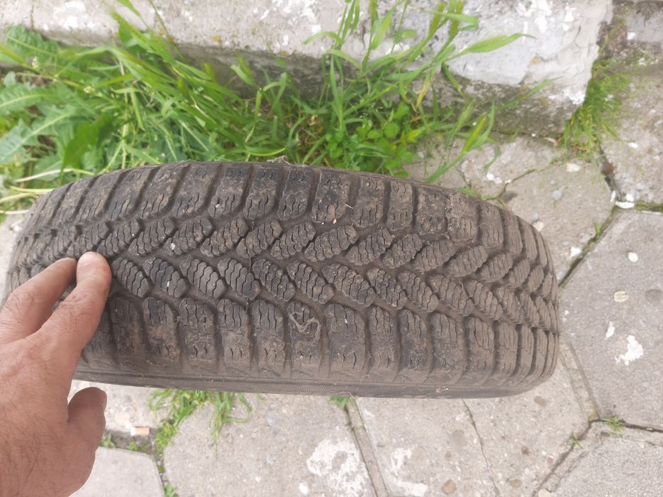 Продавам гуми с джанти и без джанти