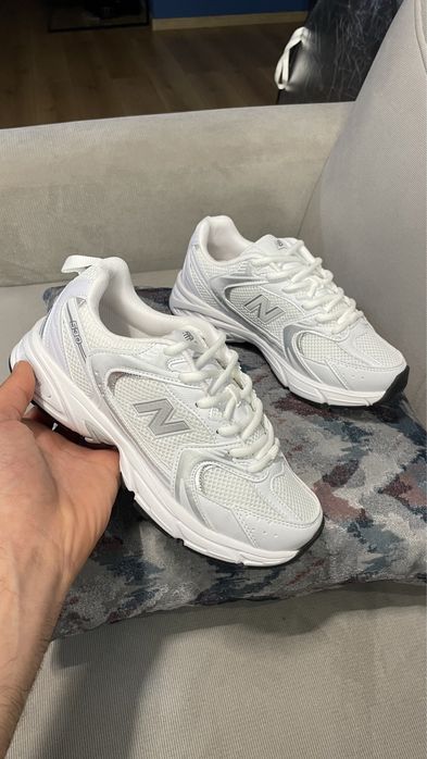 Дамски маратонки New Balance 530