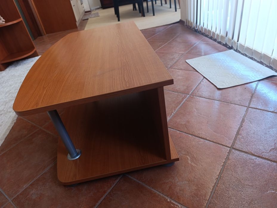 Телевизионен шкаф