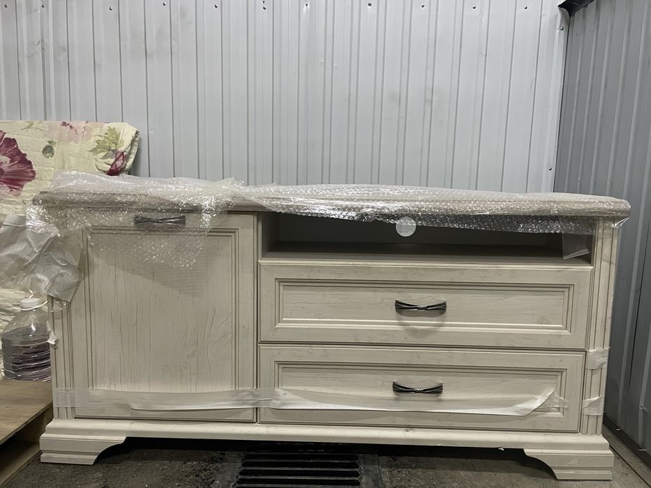 Тв тумба и полка навесная