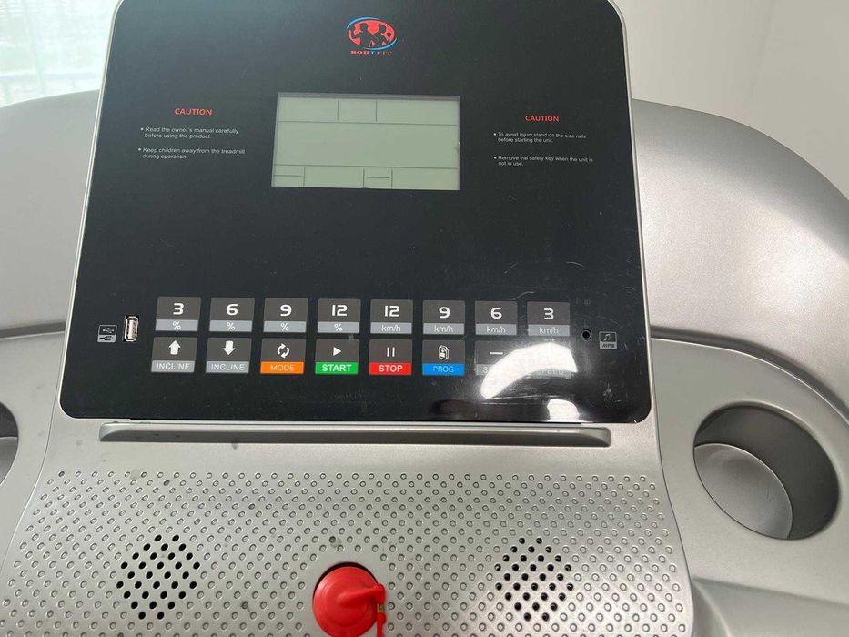 Banda de alergat BodyFit A2000 – functionala, necesita schimbarea covorului