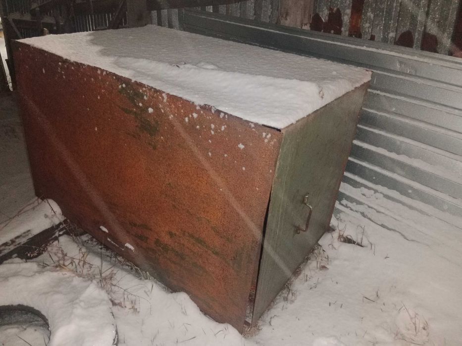 Продам металлическую ёмкость