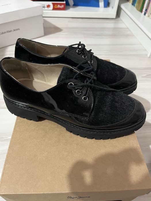 Pantofi piele lacuita