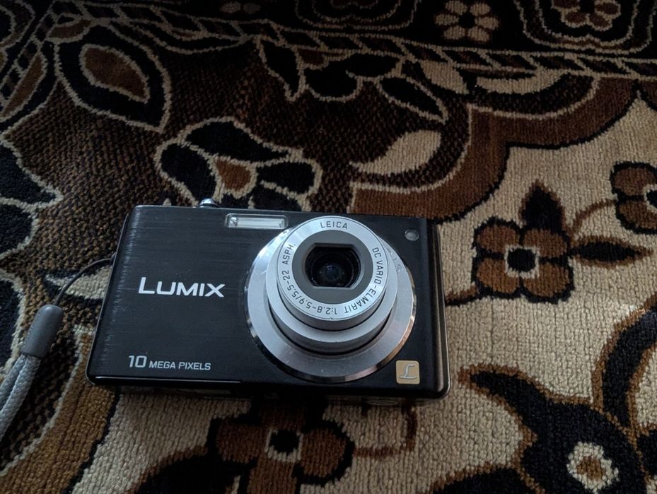 Panasonic Lumix fs7