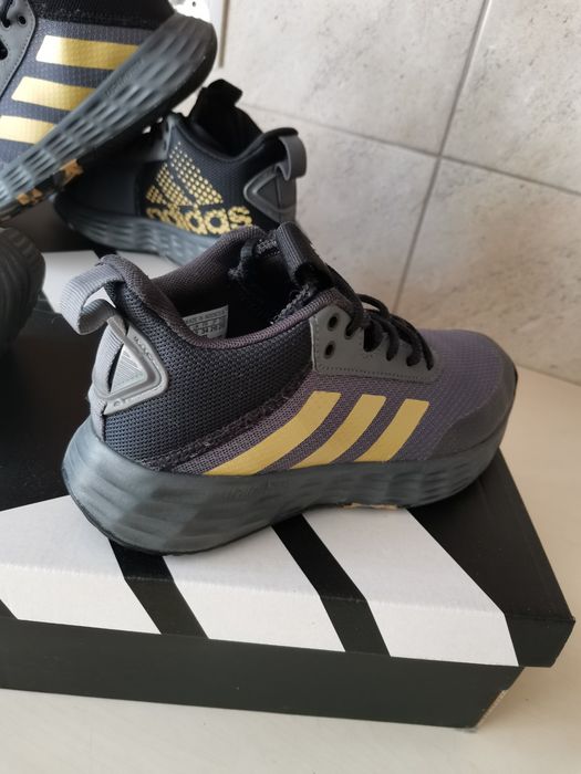 Adidas inalti marimea 34 doua perechi identice