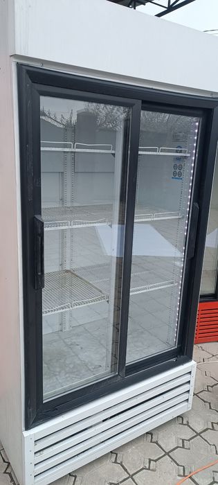 Витринный холодильник