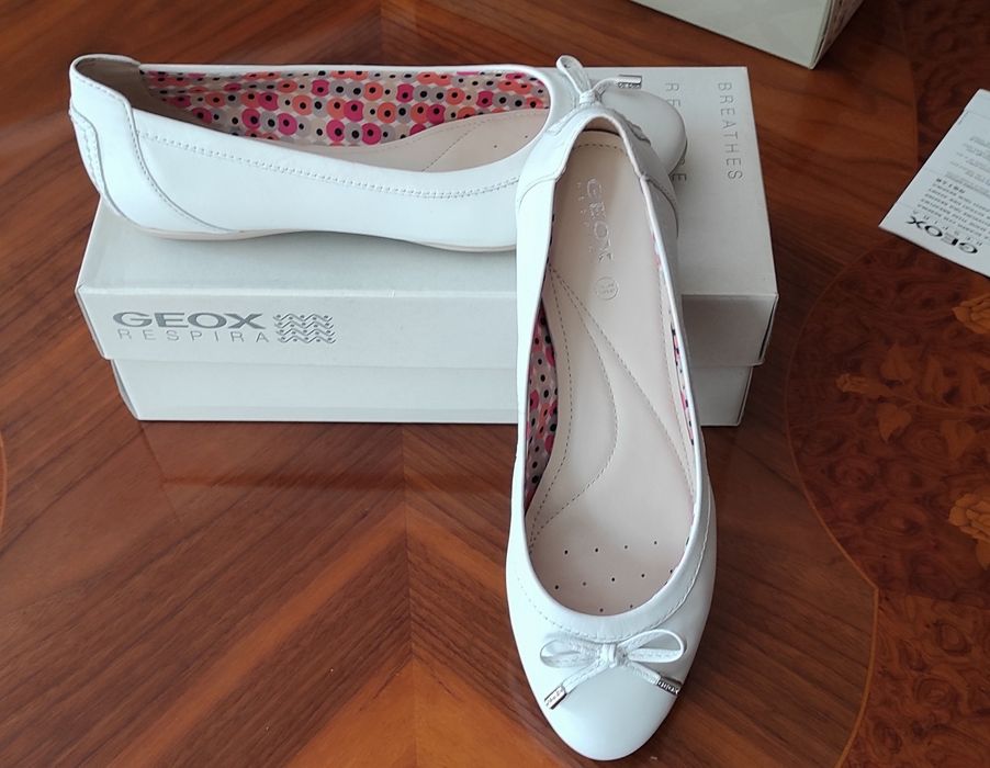 Балетки кожаные GEOX.