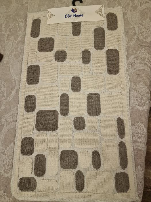 Продам новые коврики в ванную