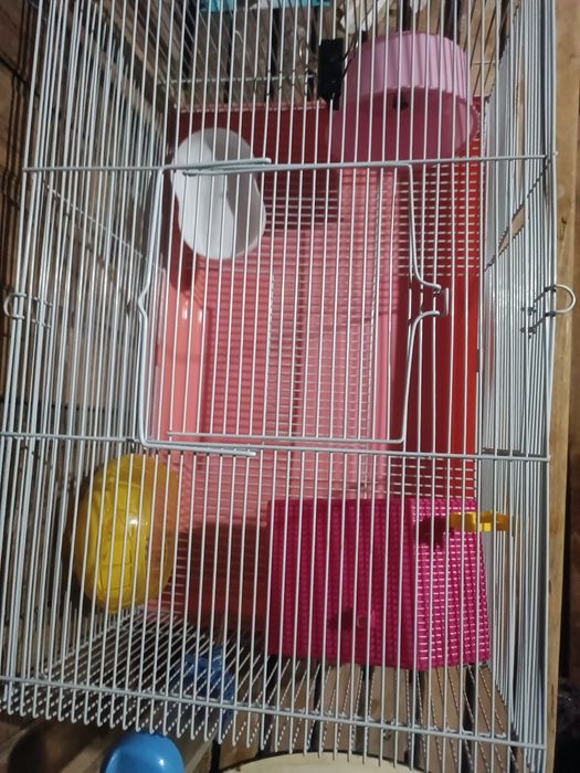 Продам клетку в хорошем состоянии