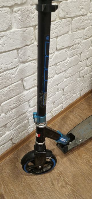 Самокат Roces в хорошем состоянии