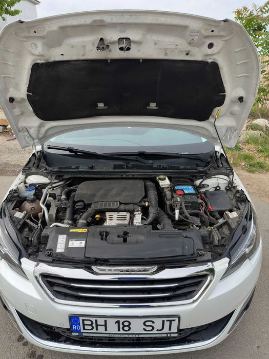 Peugeot 308 Allure 1.2 PureTech FULL LED / Denon