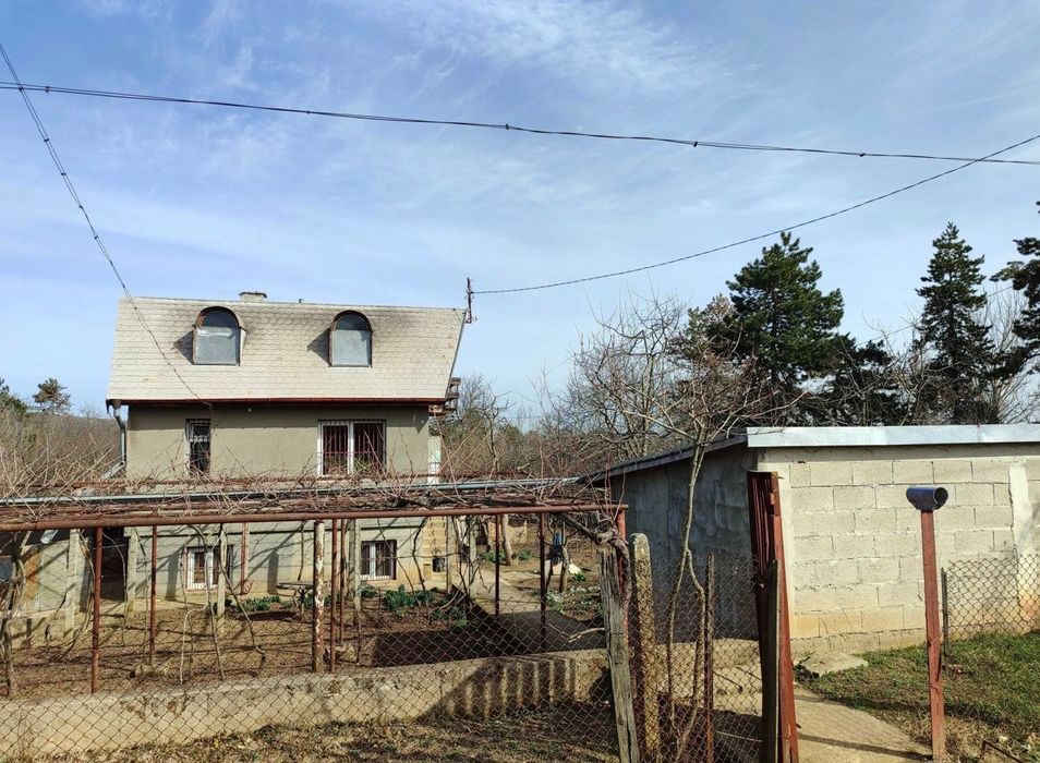 Продава се Къща в с. Баница, Област Враца - 100 кв.м за 87 €/кв.м - Снимка #2