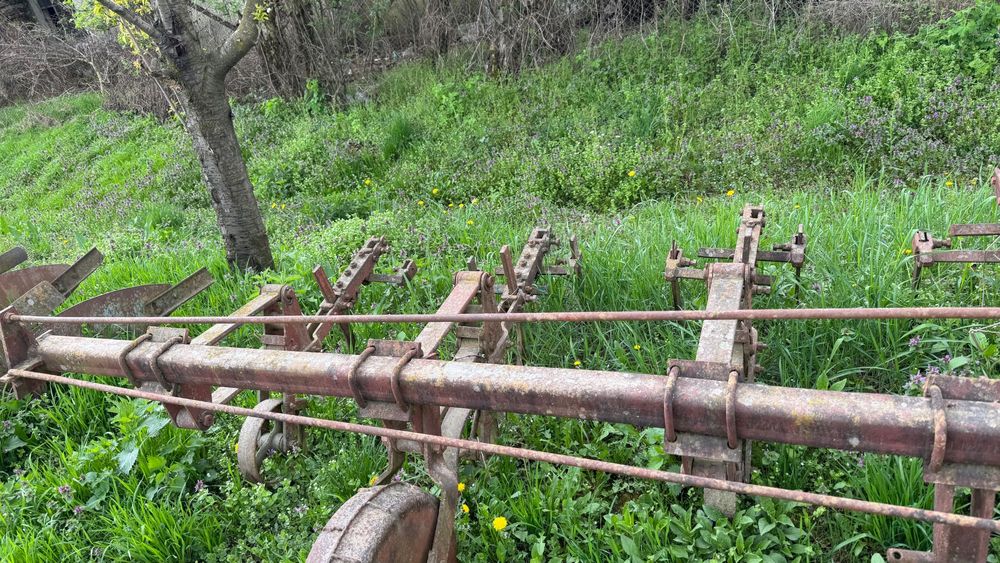 Vând cultivator