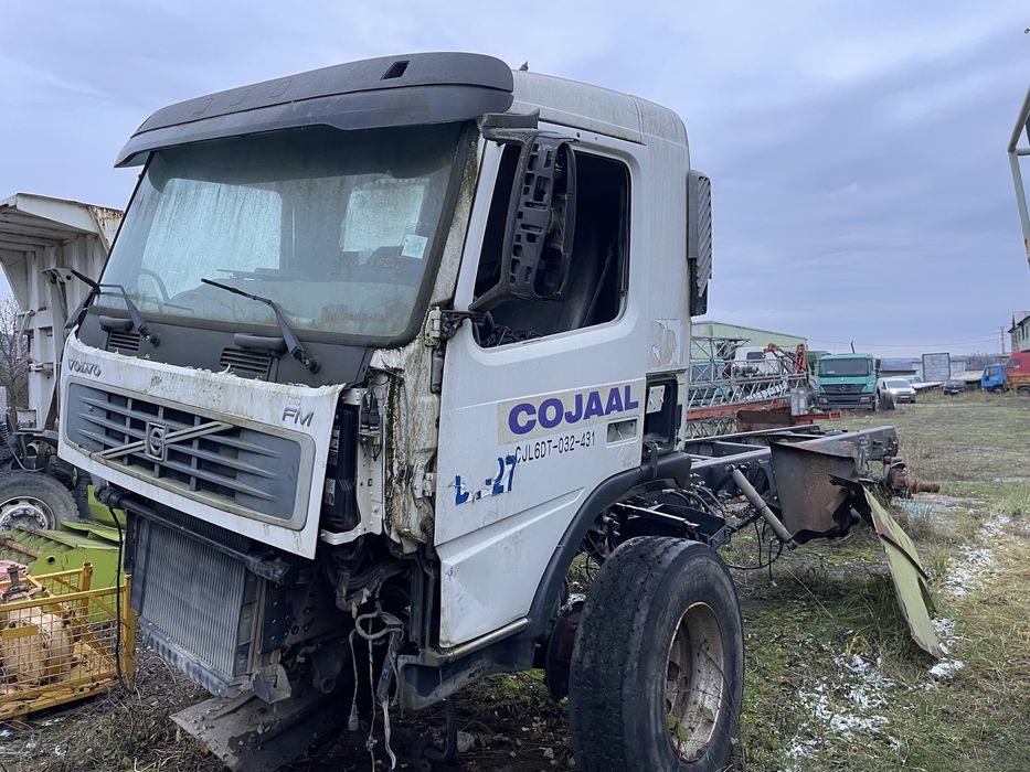 Dezmembrez Volvo 8x4 FM 380,400