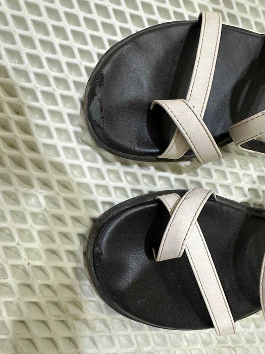 Женские кожаные сандалии