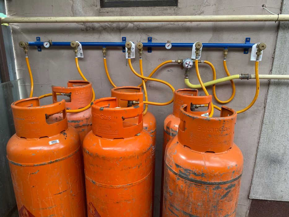 Kit complet GPL Propan Butan CavagnaGroup 924N – regulator + rampă + 8 racorduri