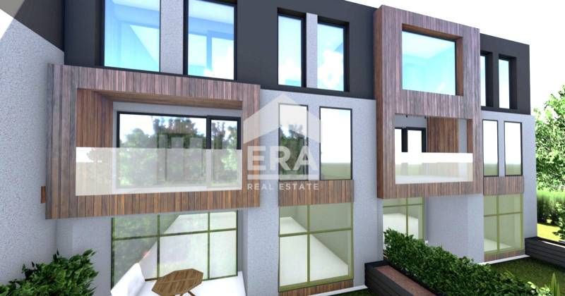 Продава се Къща в Варна, м-т Траката - 295 кв.м за 1000 €/кв.м - Снимка #1