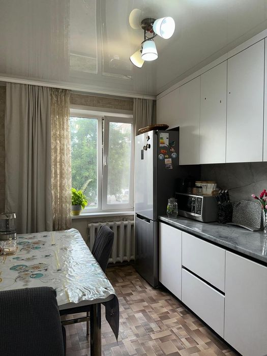 Продам трехкомнатную квартиру