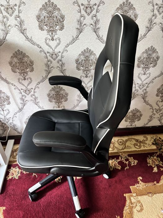 Игровое кресло 2E HEBI