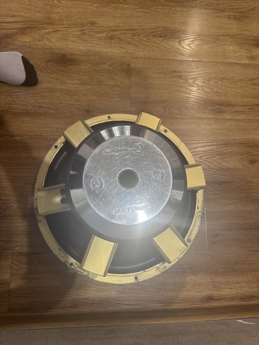 Продаю усилитель и сабвуфер