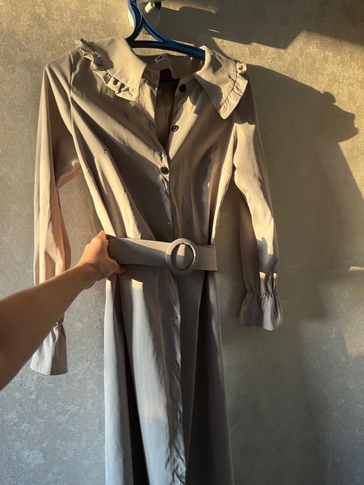 Продам платья, по 4000