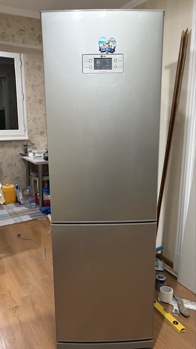 Холодильник LG в отличном состоянии