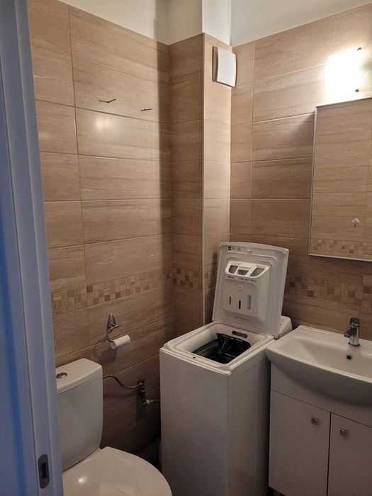 inchiriez ap. 2 camere cu terasa