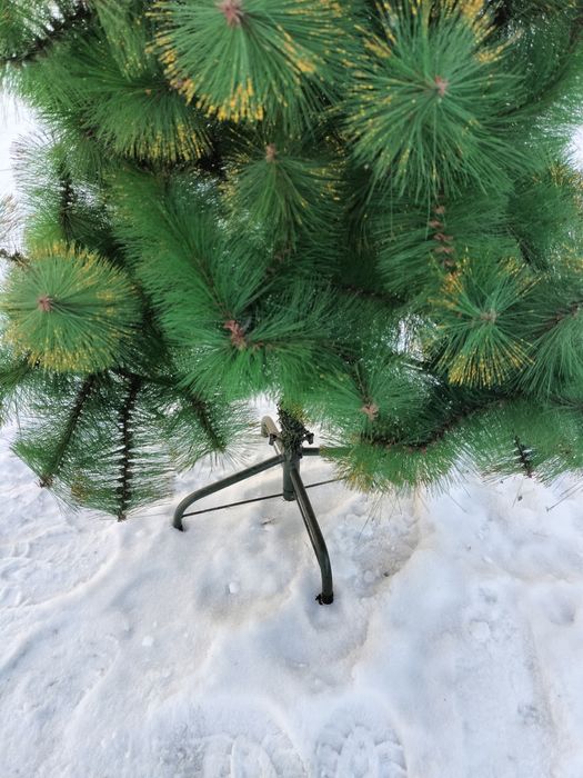 Ёлка новогодняя пушистая