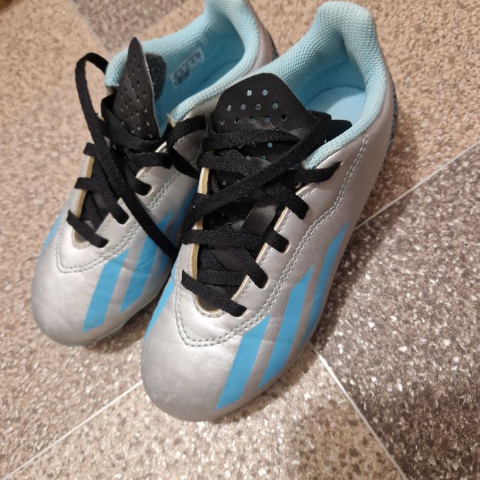 Adidasi de fotbal messi