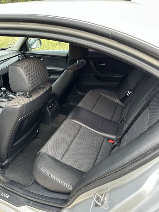BMW SERIA 3 2010