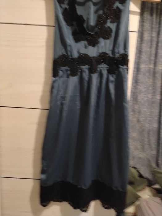 Rochie cokteil superba cu broderie Italia. Extrem de fina și potrivita pentru vou