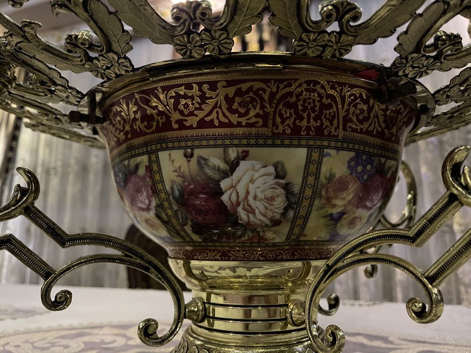 Bronza vaza eron mahsuloti