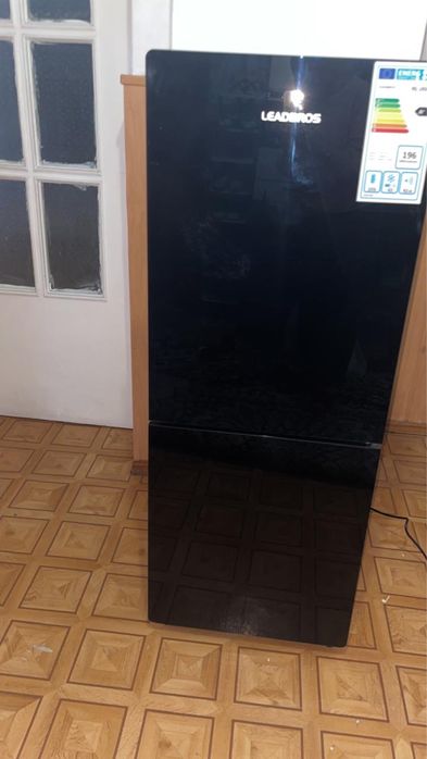 Продаю срочно холодильник