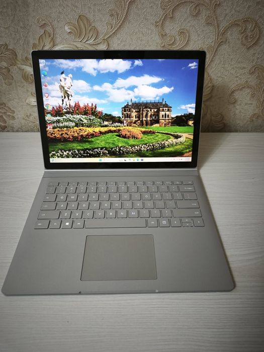 Microsoft Surface Book 2