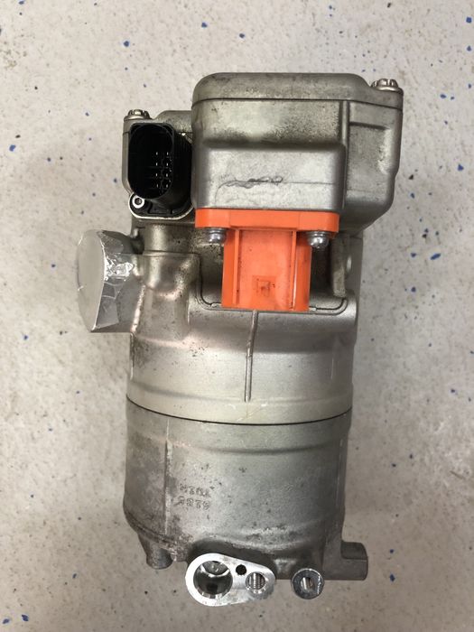 Compresor clima Audi A6, A7, A8, Q7 cod 4G0816797D