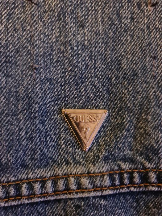 Vând jacheta blugi GUESS