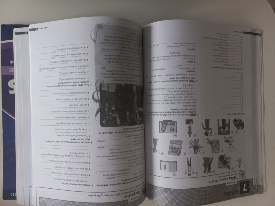 Продам учебник английского: Oxford Solutions Intermediate