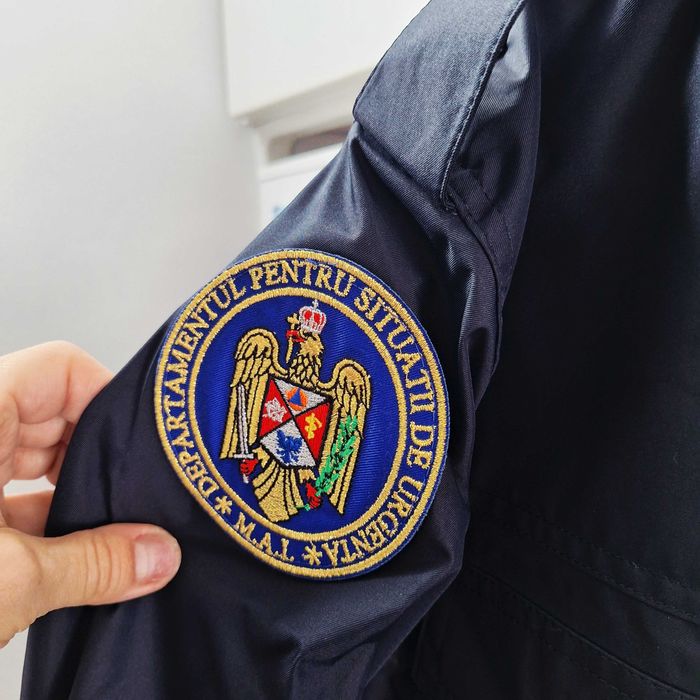 Bluzon cadre militare pompieri 
Marimea 48 - I