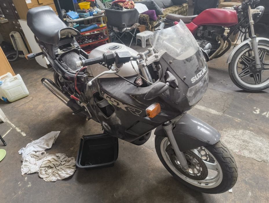 Vand sau Dezmembrez Suzuki 600  GSXR - GN 72b
