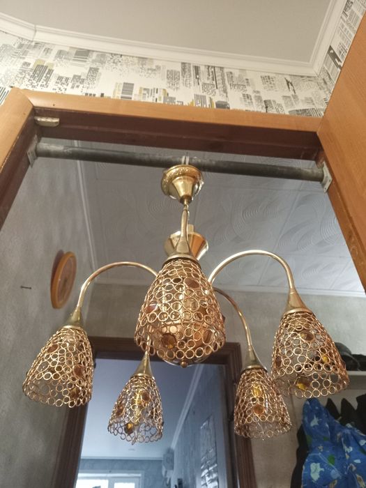 Продам люстру пятирожковую