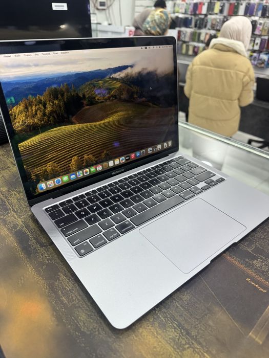 Macbook Air M1 8/256 13.3 retina