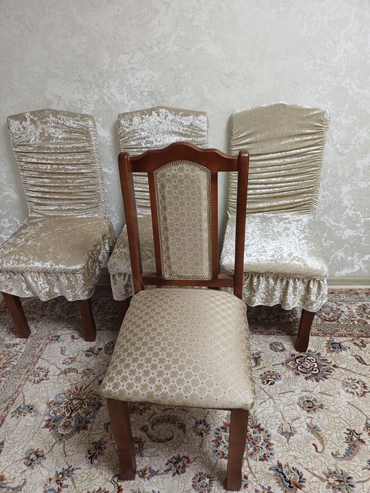Продам стол и стулья.