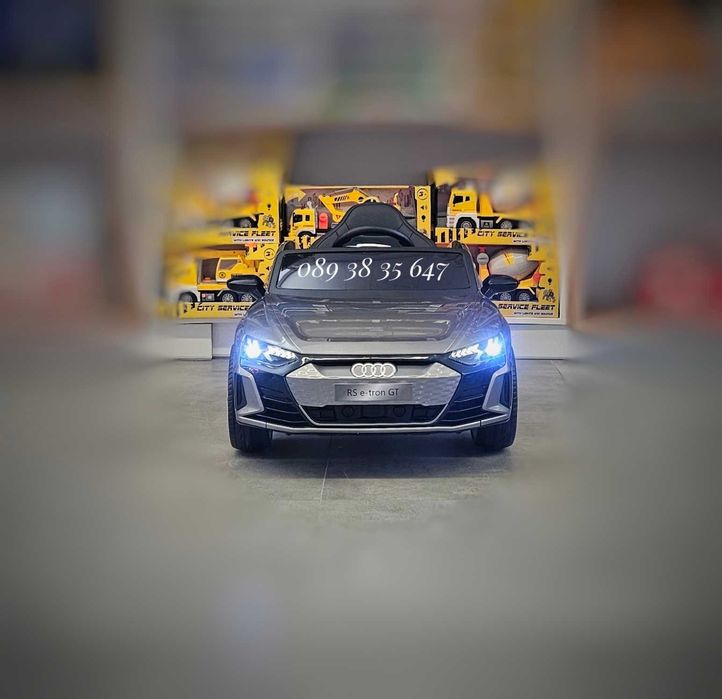 ТОП ЦЕНА!НОВО!Акумулаторна кола AUDI RS E-TRON с 12V,EVA ГУМИ,металик