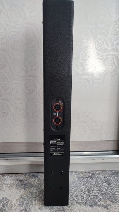 Сабвуфер и саттелит со стойкой