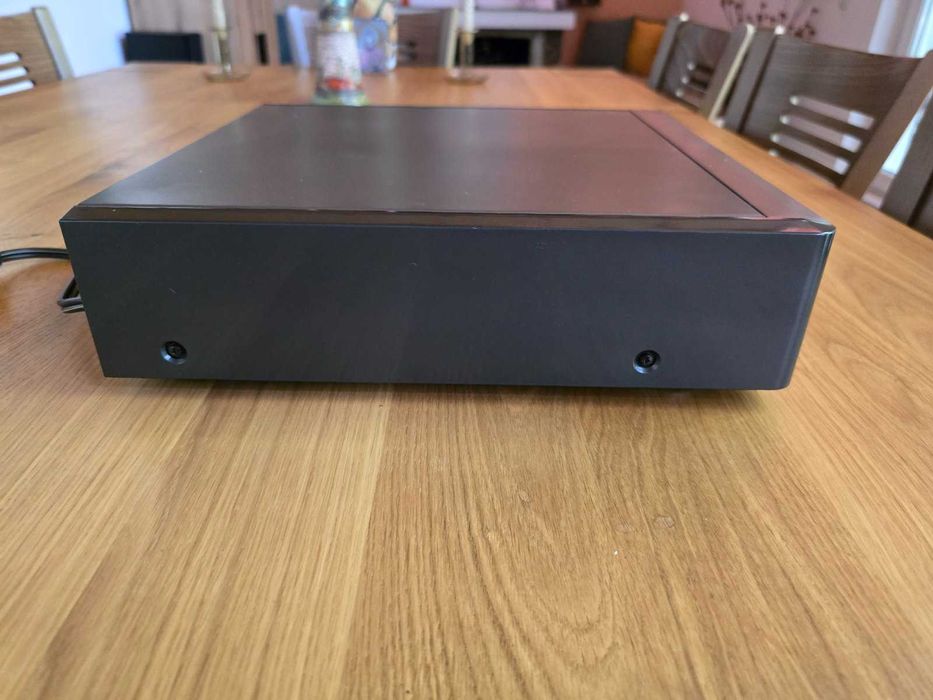 Продавам компакт диск плеър Sony - S1