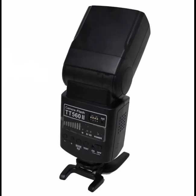 Blit Godox TT560 II Thinklite pe patina blitz aparat foto poze fotografie