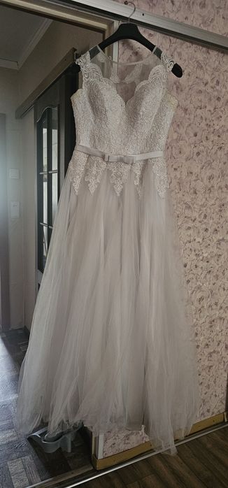 Продам свадебное платье 42-44 размер